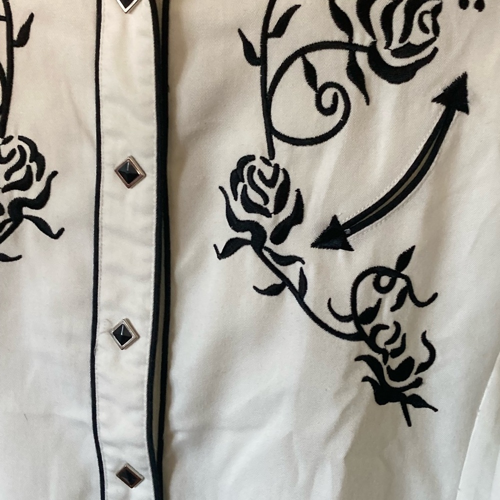 Scully SZ M Womens Western White and Black Embroidered with Roses Shirt - Picture 8 of 15